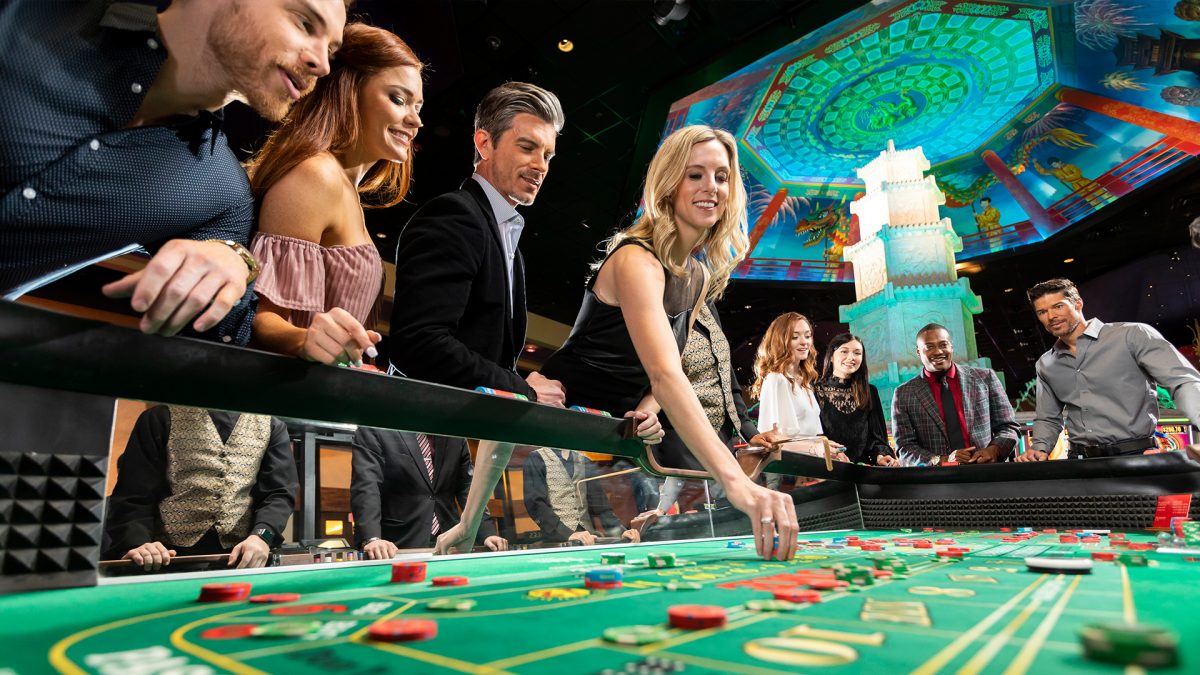 The Convenience of Betting on Online Casinos: Instant Play and Crypto Transactions